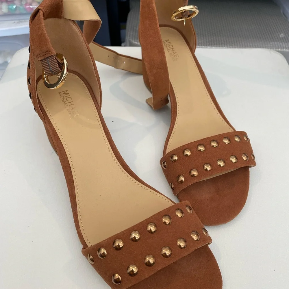 BNWOT Michael Kors Brown Studded Women's Sandals